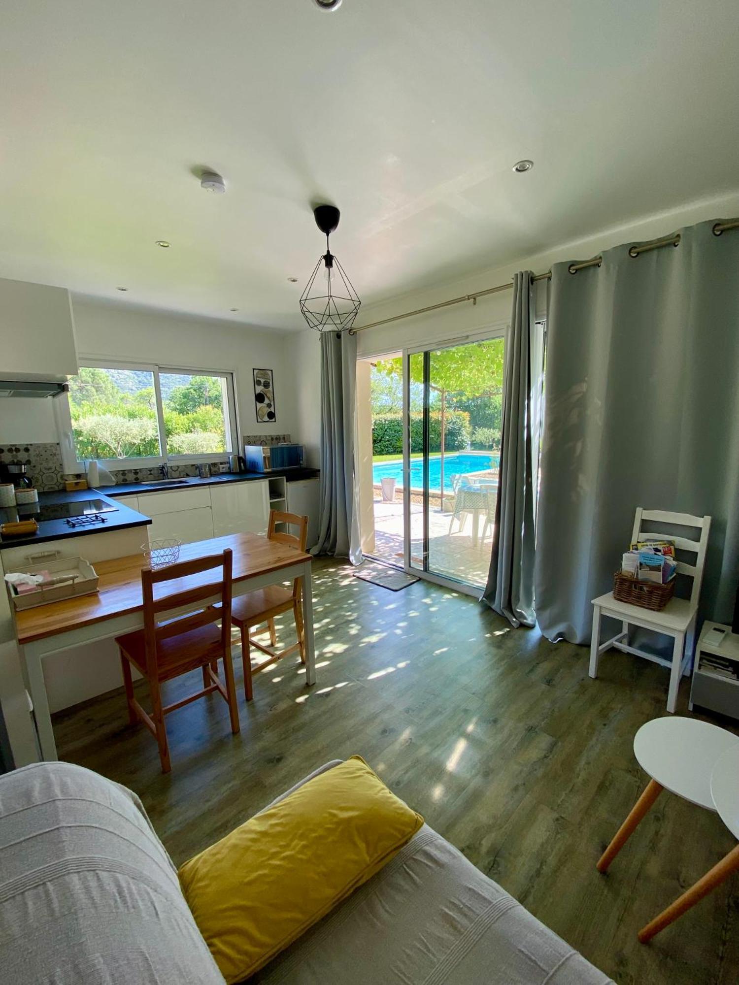 La Petite Maison Robion en Luberon Quarto foto